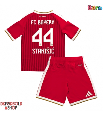 Bayern Munich Josip Stanisic #44 Hjemmebanesæt Børn 2026-27 Kort ærmer (+ korte bukser)